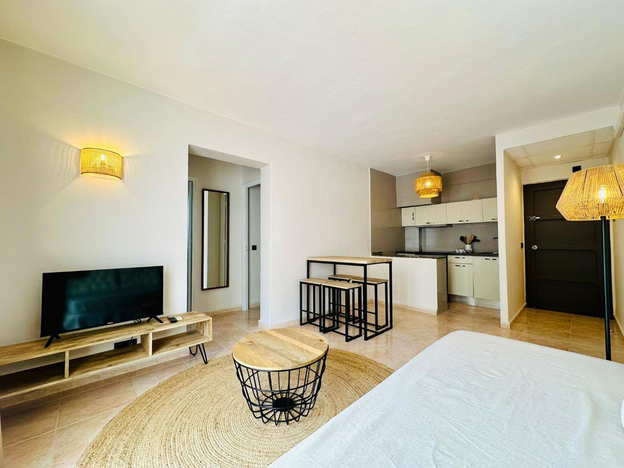 Apartamentos Ses Veles Cala Llonga  Ngoại thất bức ảnh