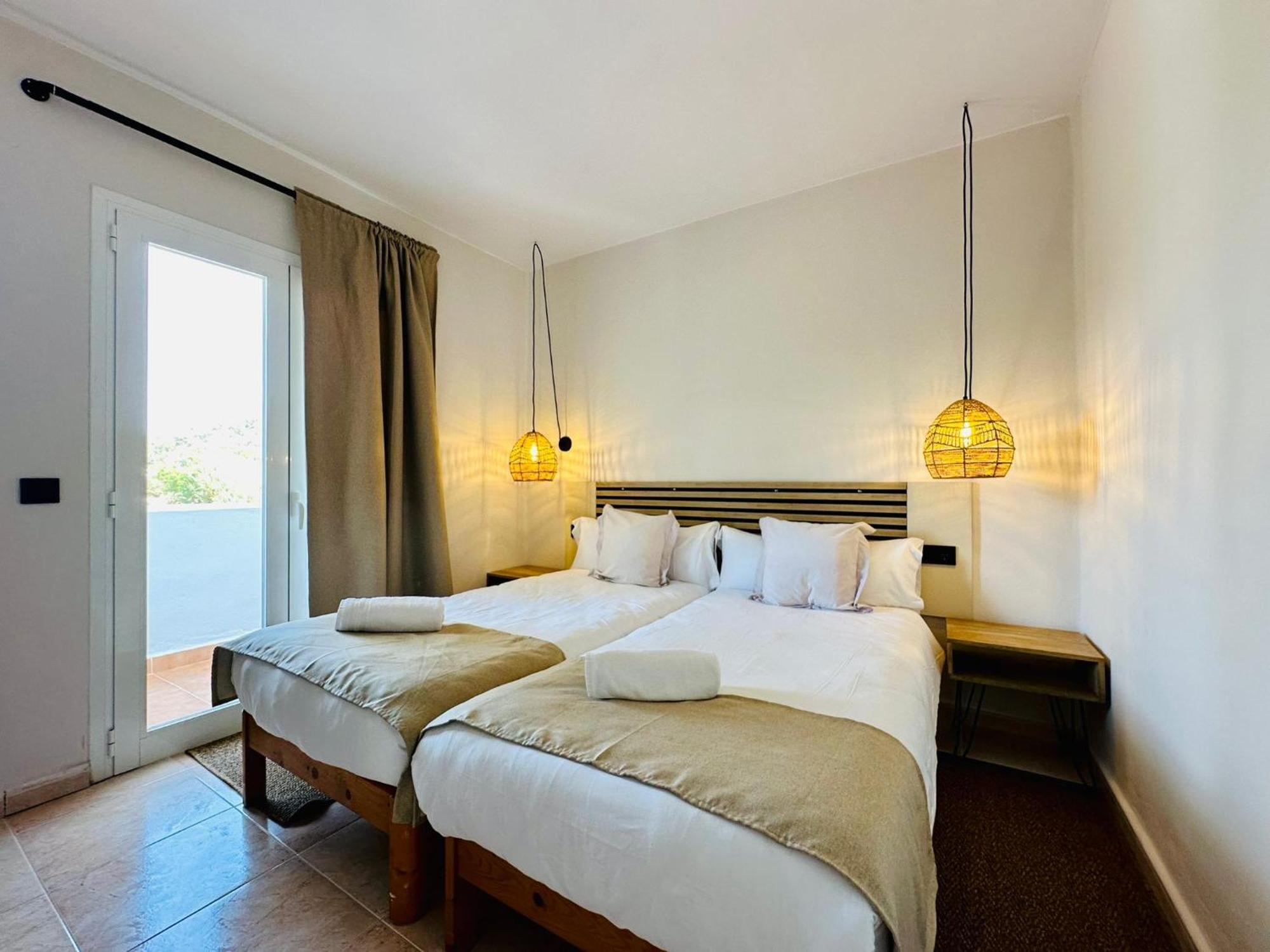Apartamentos Ses Veles Cala Llonga  Ngoại thất bức ảnh