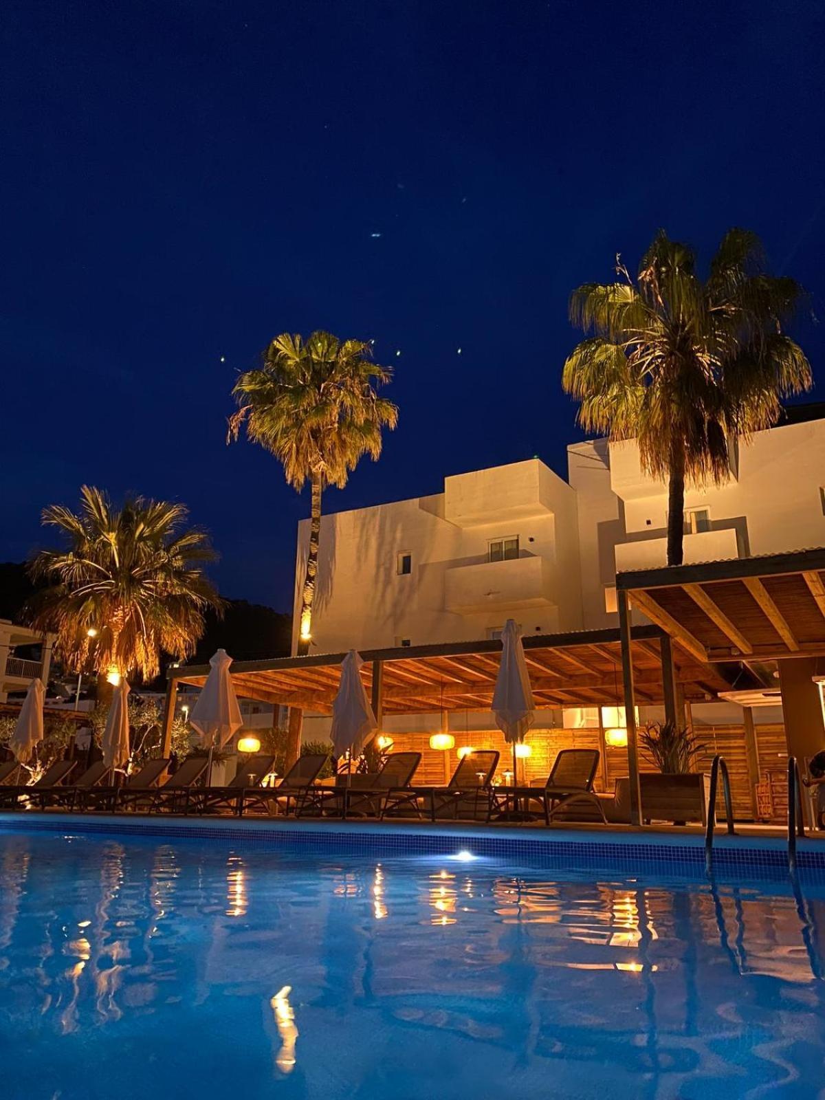 Apartamentos Ses Veles Cala Llonga  Ngoại thất bức ảnh